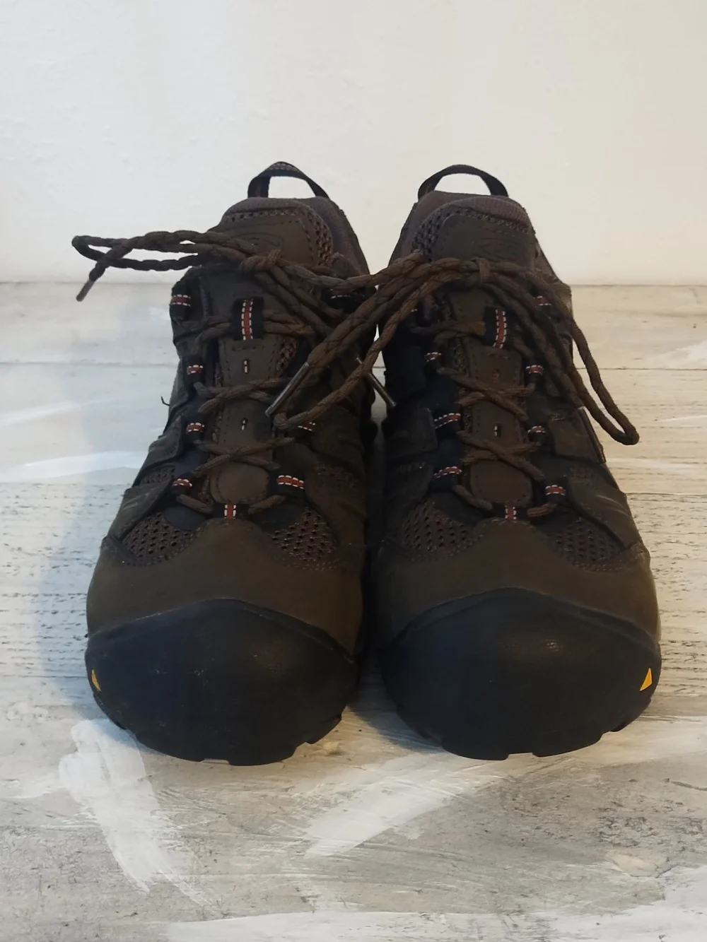 Man's Sneakers  Athletic Shoes KEEN Utility Lansing Low Steel Toe USA  10/UKsz9